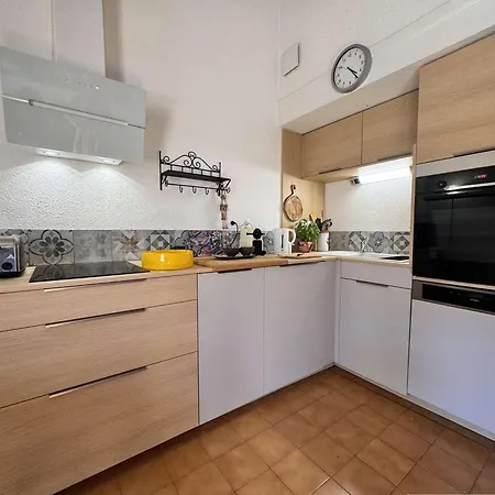 Holiday home Maison Duplex 2 Chambres, Vue Lac, - Fr-1-845-8 *